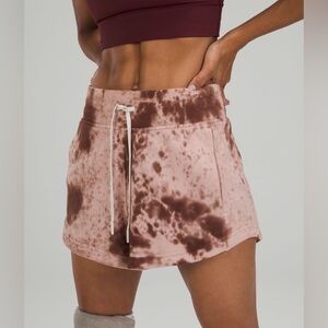 Lululemon Inner Glow Short 3" *Terry
Marble Dye Silky  French Press